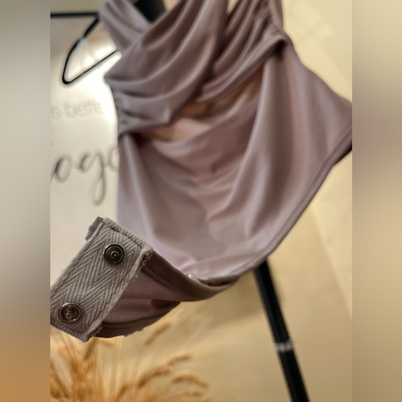 Women’s Chic Sleeveless Bodysuit with Criss-Cross Neckline - Picture 10 of 10